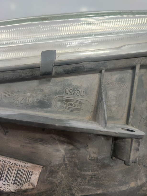 چراغ جلو 405 چپ مدرن(استوک)