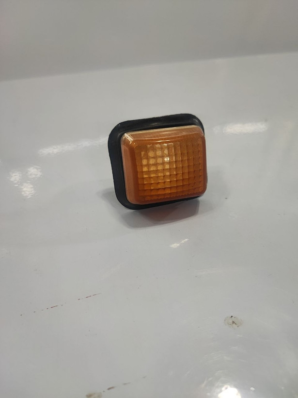 چراغ راهنما گلگیر 405(استوک)